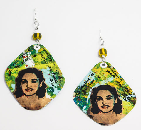 Lolita Lebrón paper earrings